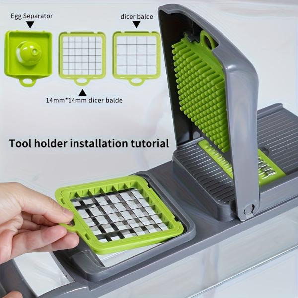 Multifunctional scoop
