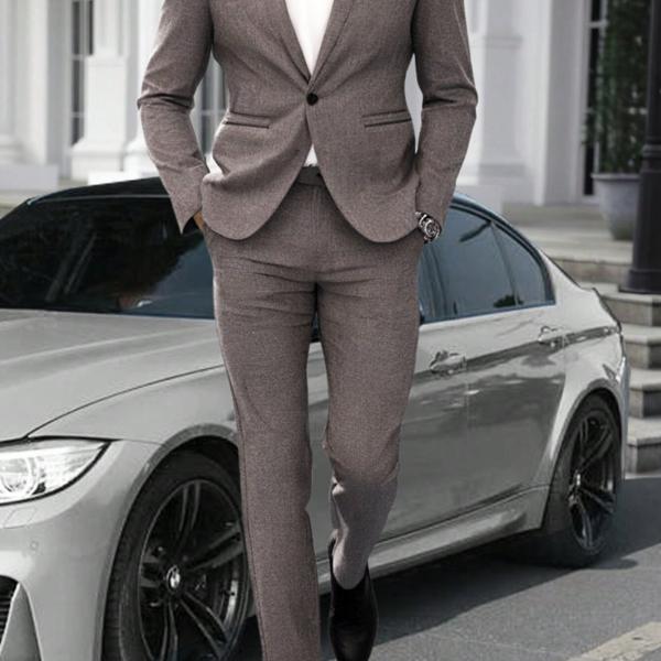 Simple casual suit with a light cut. Two-piece suit.
