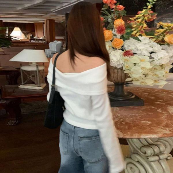 Sexy and Attractive Women's Long Sleeve T-Shirt
