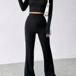 Practical tracksuit with a modern look A tracksuit designed specifically for those seeking comfort.